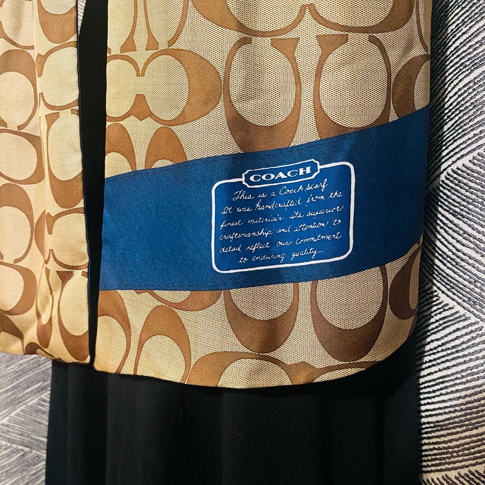 COACH REVERSIBLE SCARF - Picture 3 of 4